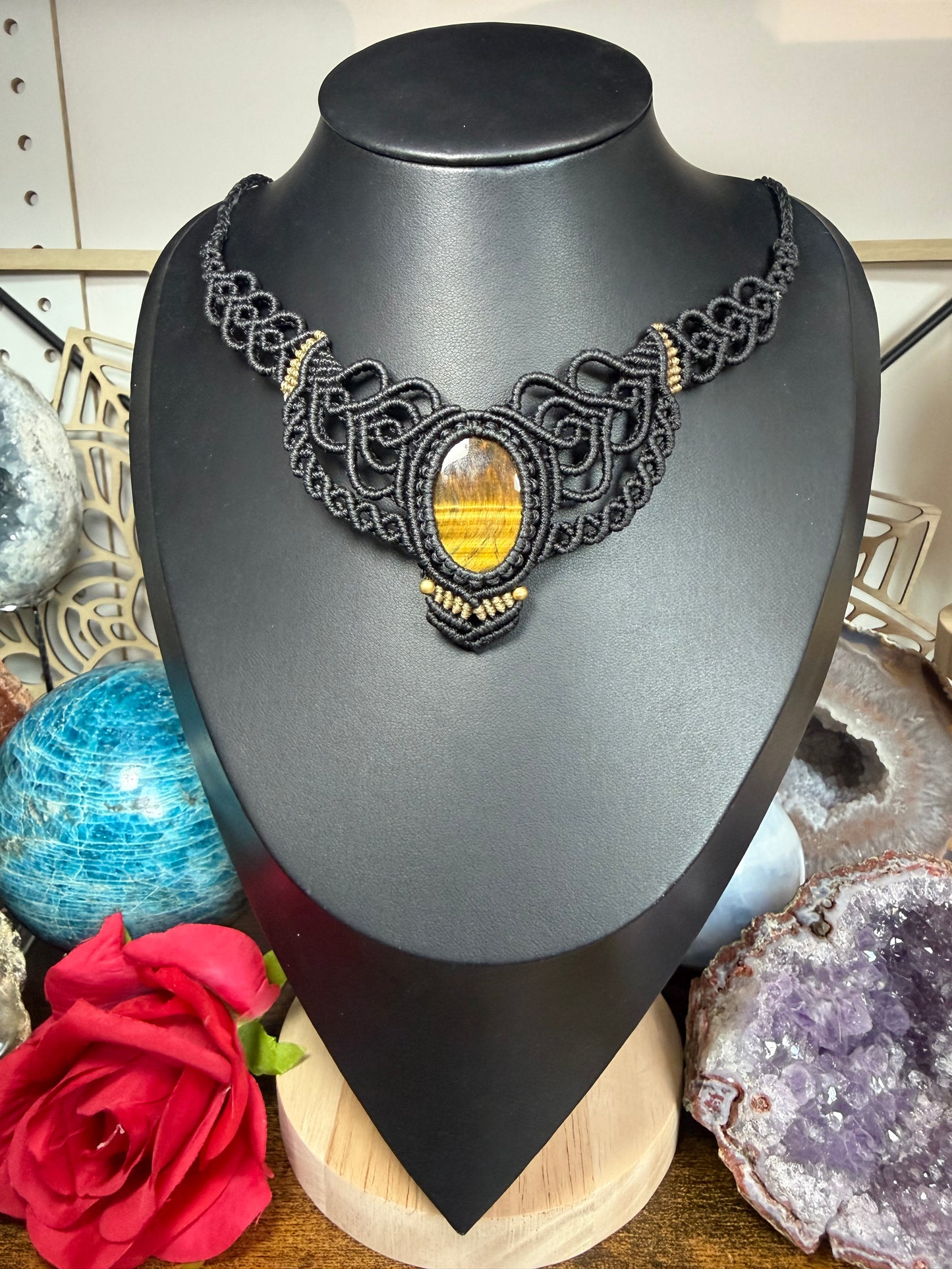 Collier Macramé en Œil de Tigre