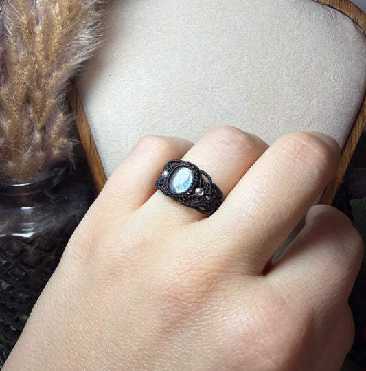 Bague en macramé